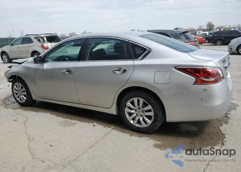 2015 Nissan Altima 2.5 из США, поврежденный, VIN 1N4AL3AP5FN901469